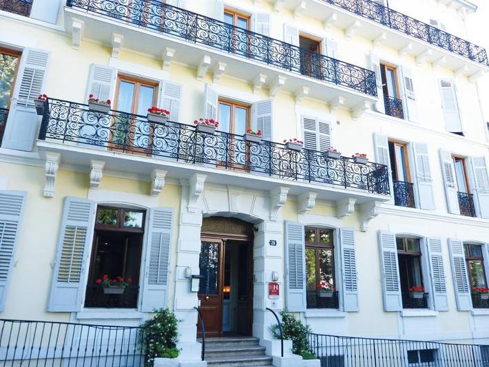Hôtel pour 2 personnes, avec vue sur le lac ainsi que jardin et vue, animaux acceptés à Aix-les-Bains