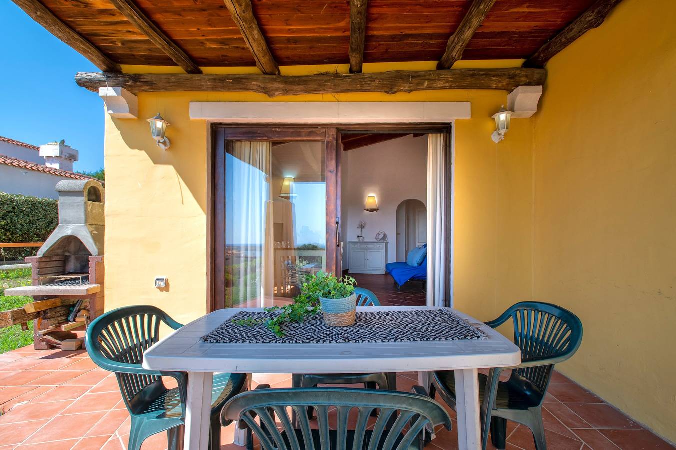 Villa "Giada" con vistas al mar, jardín y terraza in Stagno di Casaraccio, Punta De Su Turrione