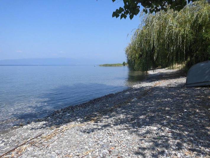 Gästhus för 3 Personer, med sjöutsikt samt utsikt och balkong och trädgård i Nordmakedonien