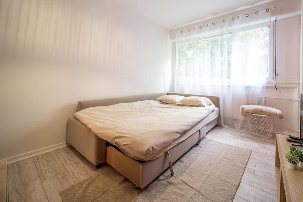 Appartement entier, One-Bedroom Apartment in Chalon-sur-Saône, Région de Chalon-sur-Saône
