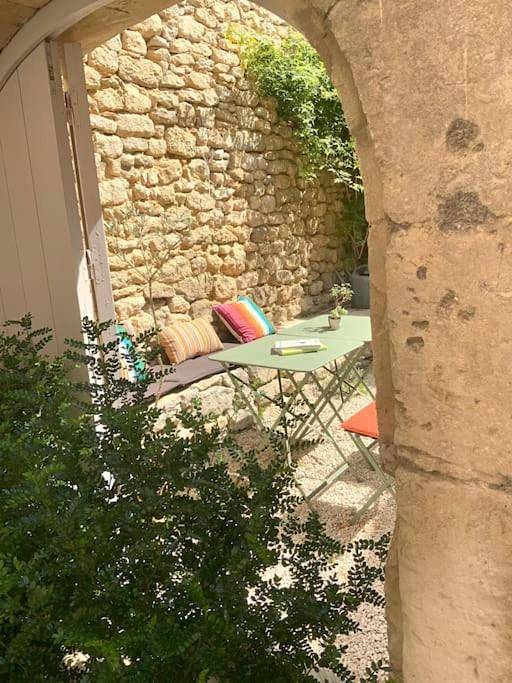 Gîte pour 4 personnes, avec jardin et terrasse à Saint-Restitut - 3