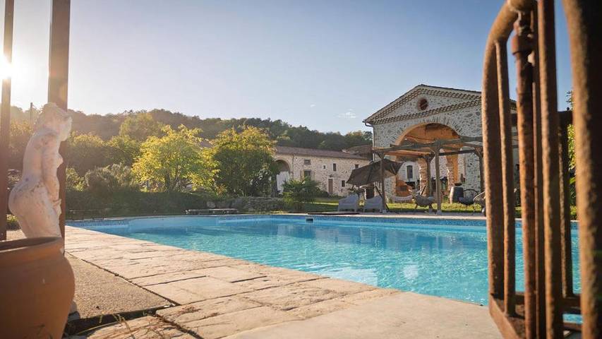 Gîte pour 4 personnes, avec Jardin et Piscine à Aussillon