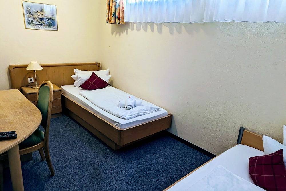 Ganze Wohnung, 2 Zimmer Apartment mit Küche in Rastatt, Nordschwarzwald