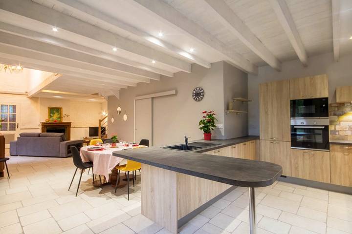 Gîte pour 12 personnes, avec terrasse et jardin, animaux acceptés dans Pluméliau-Bieuzy - 2