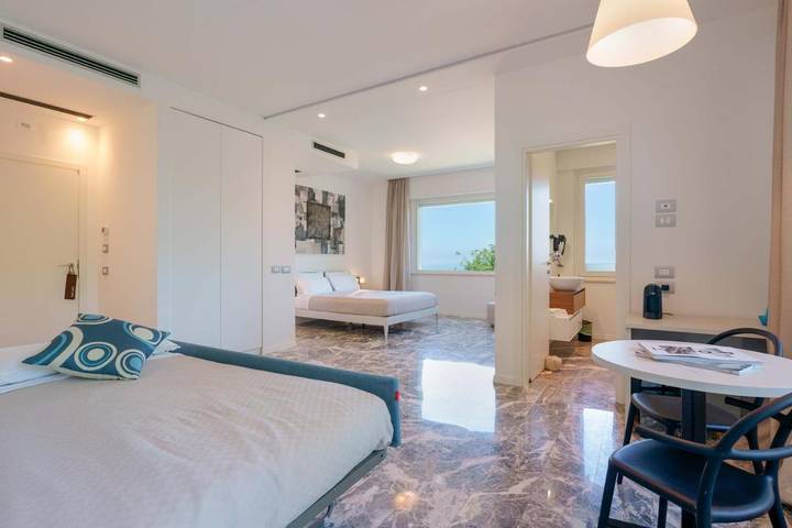 Maison d’hôte pour 4 personnes, avec piscine ainsi que jacuzzi et jardin à Ancône - 2