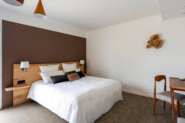 Hôtel pour 2 personnes, avec Terrasse ainsi que Jardin et Piscine