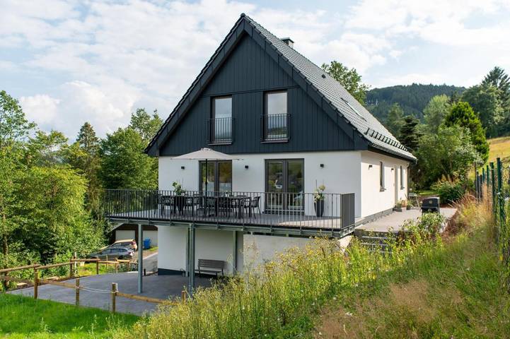 Ferienwohnung für 10 Personen, mit Balkon und Terrasse sowie Garten und Sauna