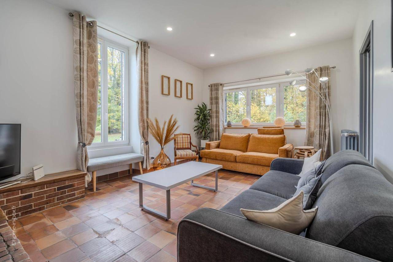 Four-Bedroom House in Lumigny-Nesles-Ormeaux, Seine-et-Marne