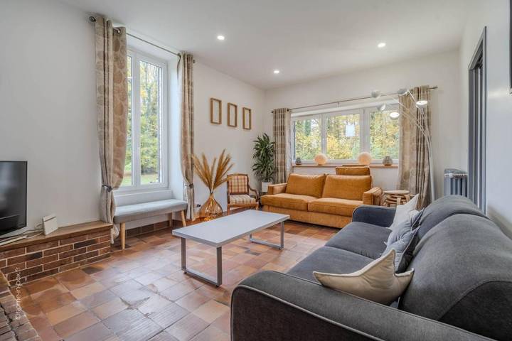 Location de vacances pour 10 personnes, avec terrasse et jardin à Lumigny-Nesles-Ormeaux - 4