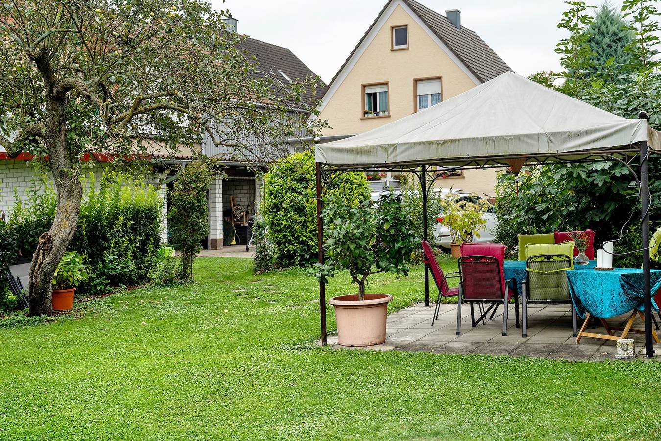 Ganze Wohnung, Ferienwohnung 'Die Große Ferienwohnung' mit Gemeinschaftsgarten, Wlan und Klimaanlage in Europa-Park, Ringsheim