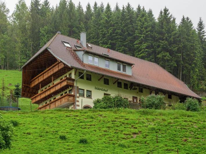 Ferienhaus für 5 Personen, mit Balkon und Garten