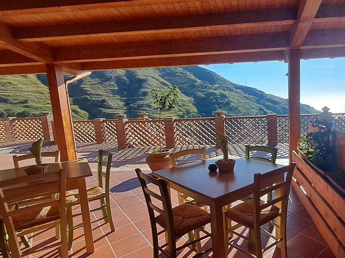 King Room with Sea View in Gallodoro, Province de Messina