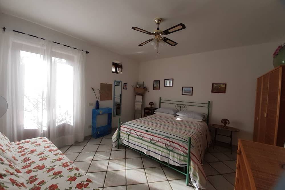 Villa Soprana, vacation home. in Lipari