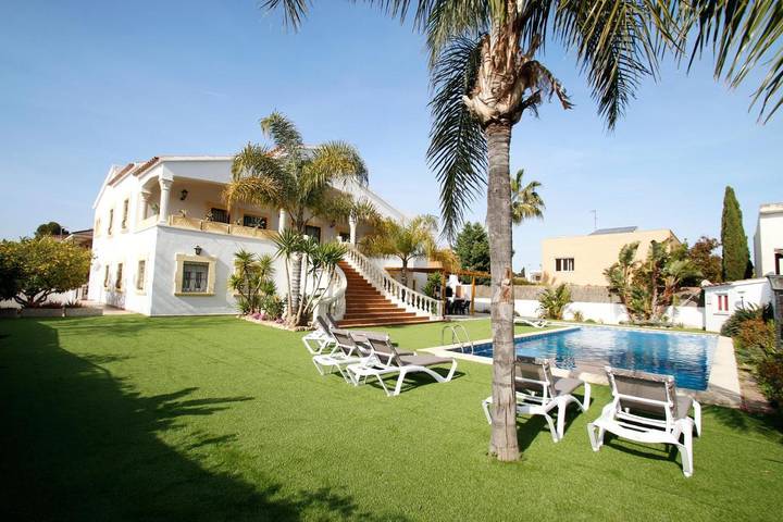 Casa rural para 14 personas, con piscina y jardín, Se admiten mascotas en Cambrils - 2