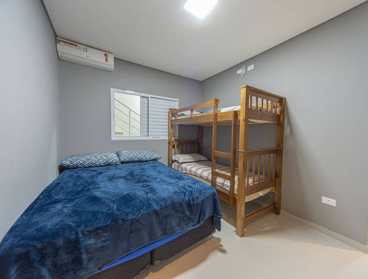 Ferienhaus für 15 Personen mit Terrasse in Vila Mirim Praia Grande, Praia Grande