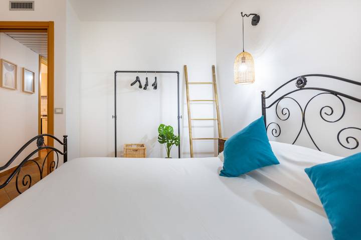 Gîte pour 4 personnes, avec terrasse ainsi que jardin et vue, animaux acceptés à Porto Pino - 4