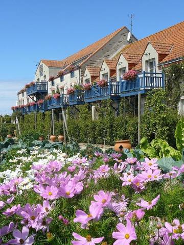 Location de vacances pour 3 personnes, avec jacuzzi et sauna ainsi que piscine et jardin dans Plage de La Fontaine aux Bretons