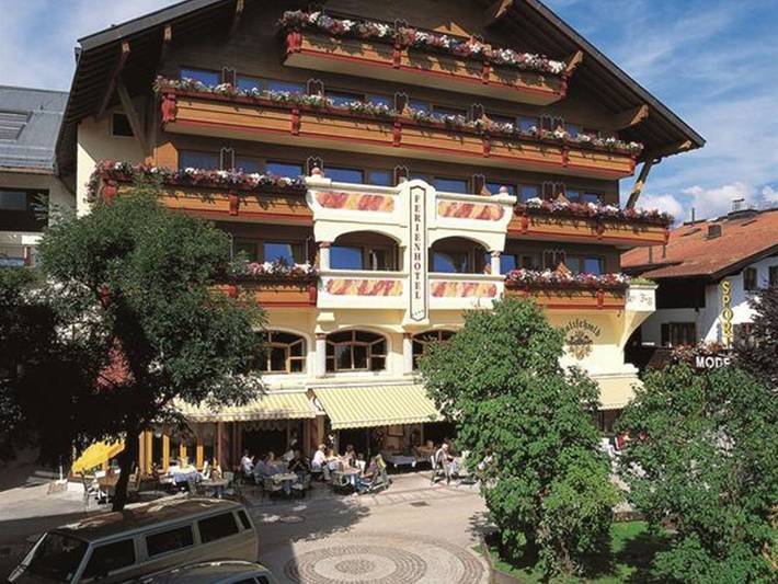 Hotel für 4 Personen, mit Terrasse und Whirlpool sowie Pool in Seefeld in Tirol