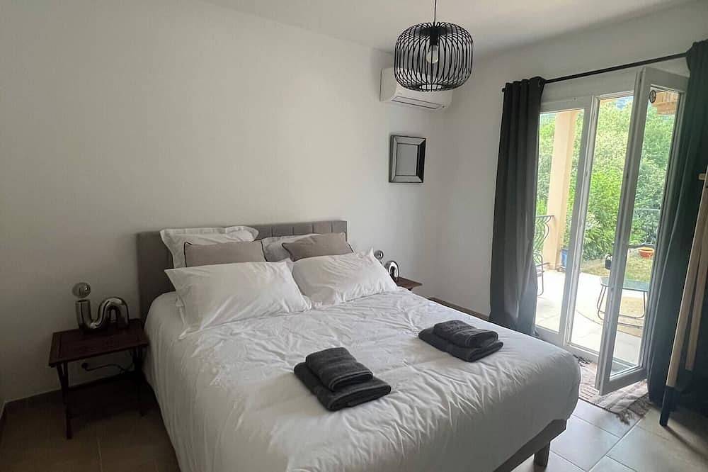 Bed & Breakfast Suite Les Albères avec vue piscine et terrasse in Villelongue-dels-Monts, Côte méditerranéenne (France)