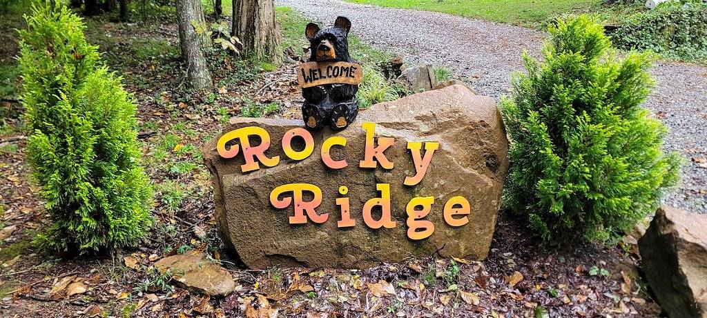 Cabin in the Woods - 5 Miles to Dayton Boat Ramp! 2 miles to Naca Fort Bluff! in Rhea County