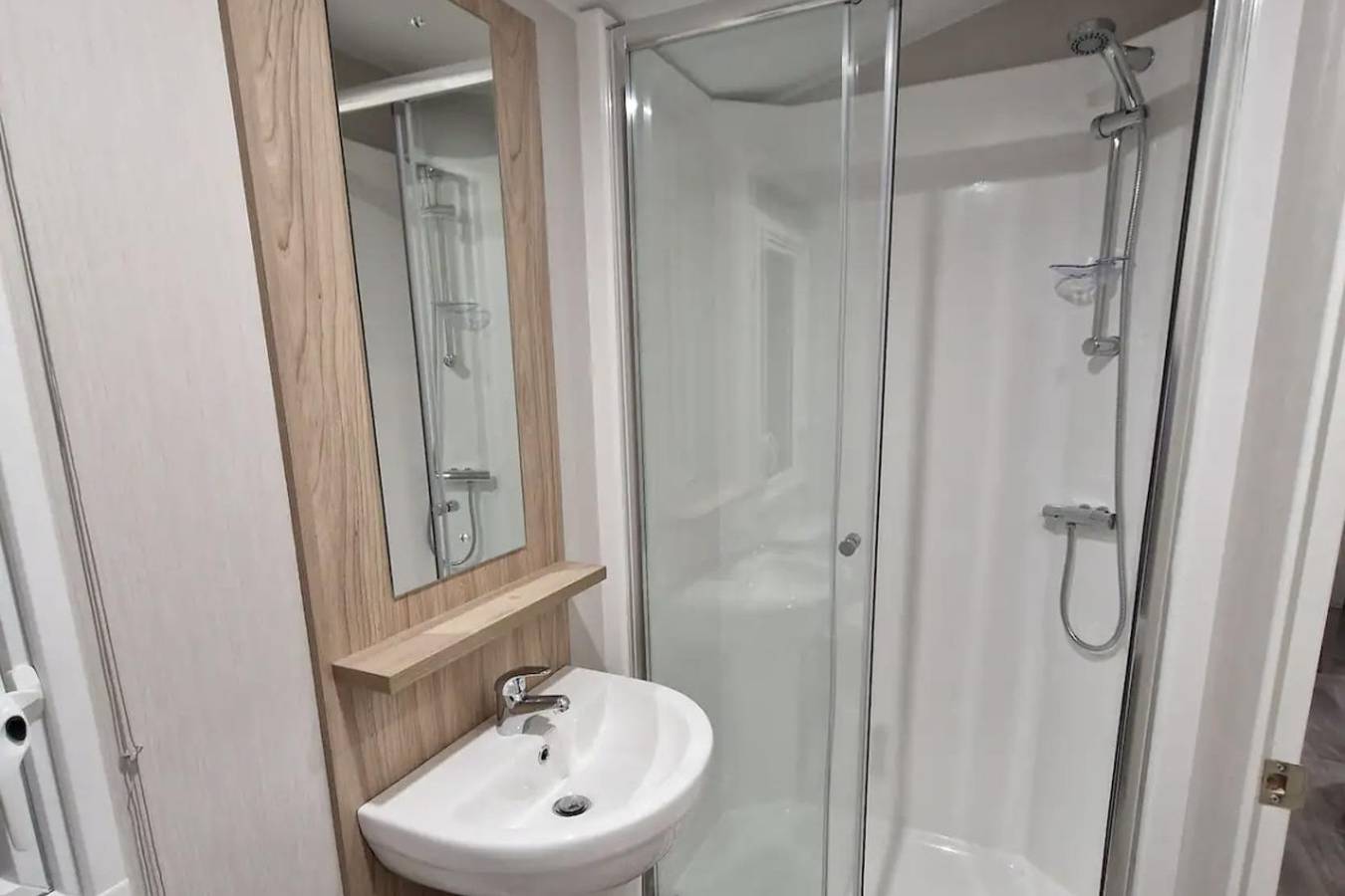 Luxury Static Caravan Sleeps 6 Coopers Beach in Mersea Island, Colchester