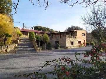 Casa de vacaciones para 21 personas, con jardín y vistas, Se admiten mascotas en Gúdar-Javalambre