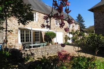 Gîte pour 9 personnes, avec jardin et terrasse à Campeaux