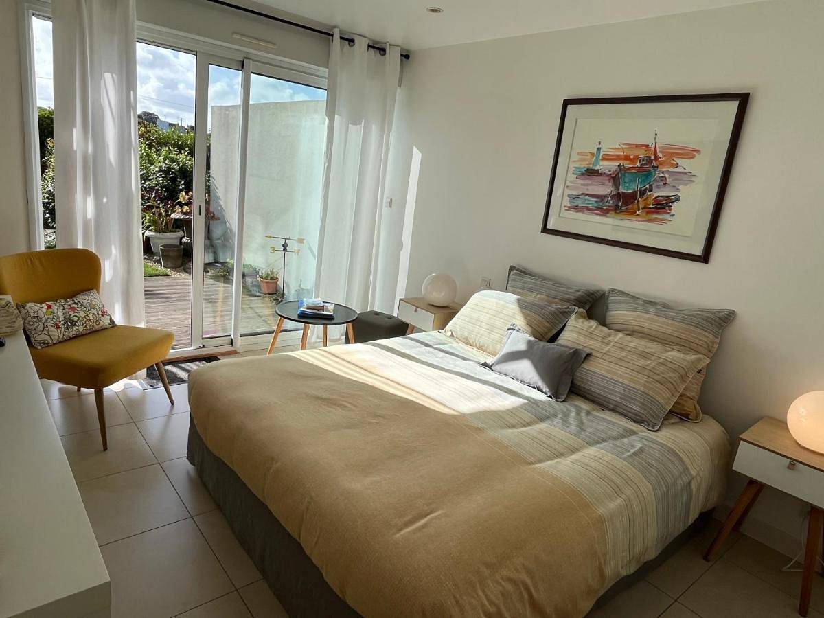 Double Room with Sea View in Roscoff, Ceinture Dorée
