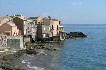 Gîte pour 3 personnes, avec terrasse à Brando