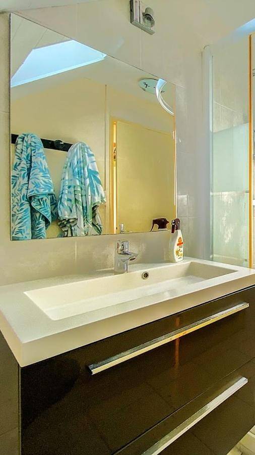 Location de vacances pour 14 personnes, avec jardin et terrasse dans Plage de Cromenac'h - 4