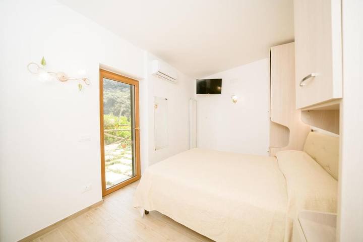 Location de vacances pour 4 personnes, avec vue ainsi que piscine et jardin à Scala - 4