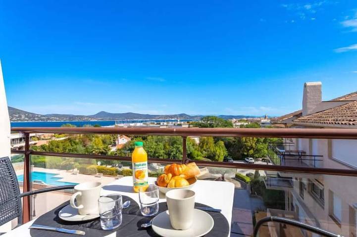 Ferienwohnung für 3 Personen, mit Pool und Balkon - 1