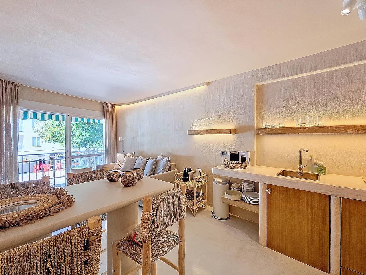Apartment for 4 People in Playa de la Rada, Estepona