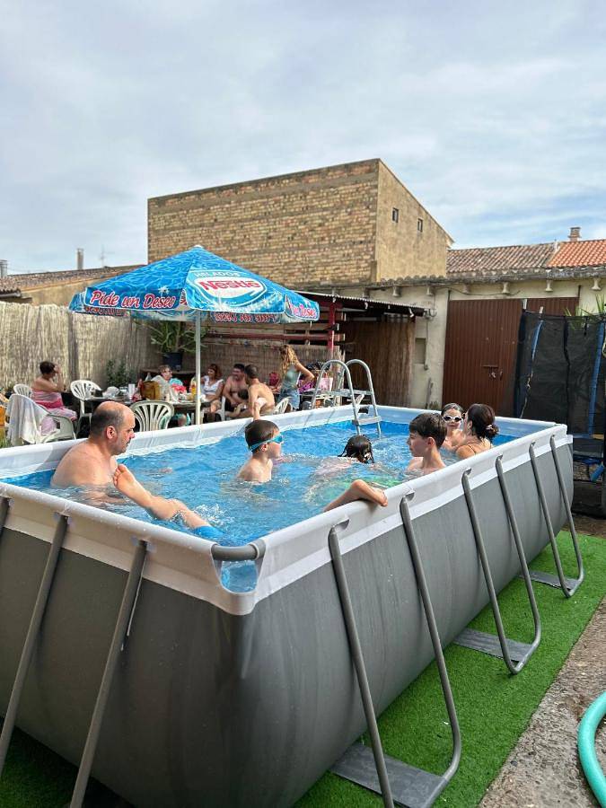 Location de vacances pour 11 personnes, avec jardin ainsi que piscine et vue à Arguedas - 2