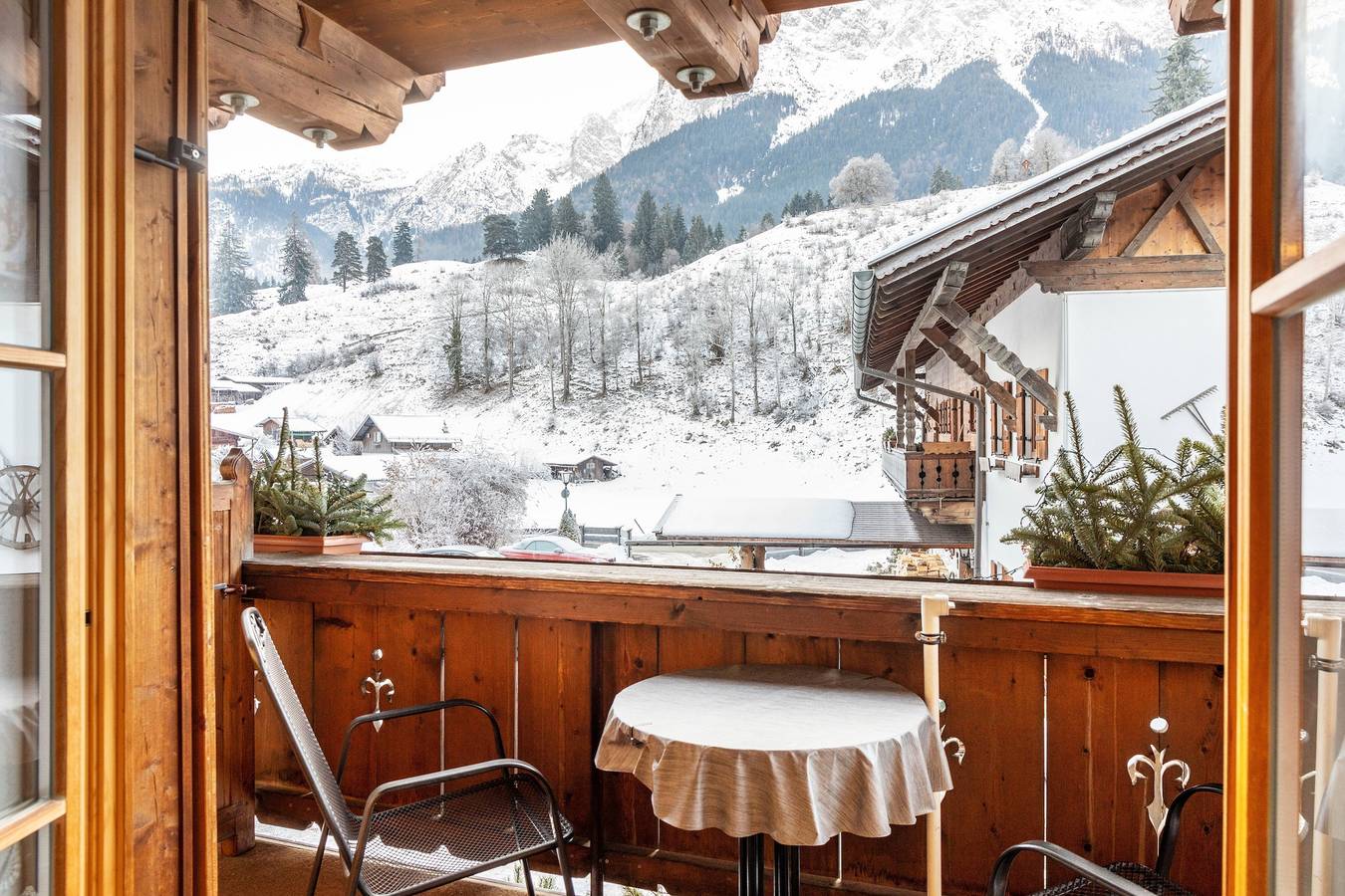 Ganze Wohnung, Ferienwohnung Reintal" mit Bergblick, Balkon und Wlan in Grainau, Eibsee