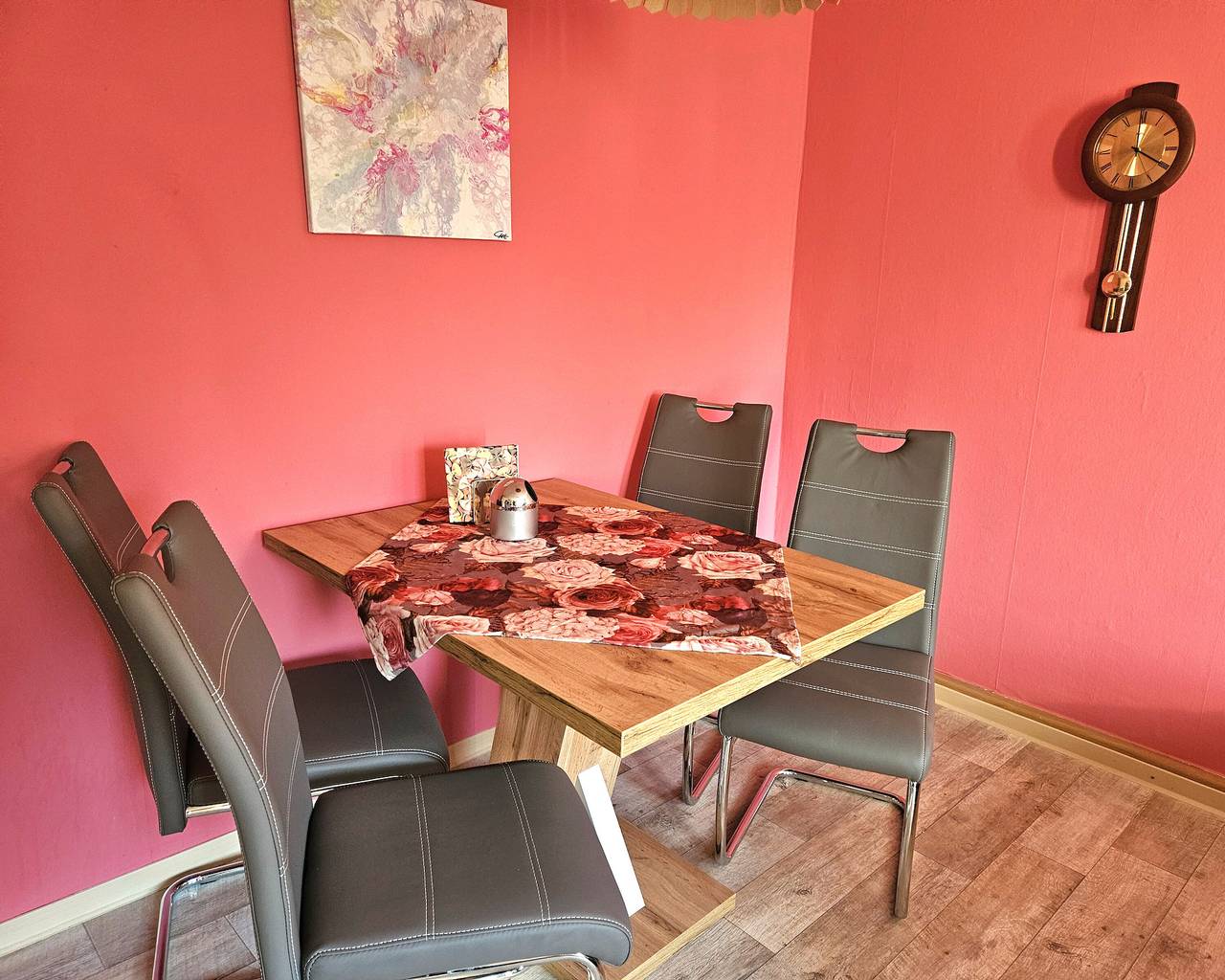 Ganze Wohnung, Apartment 'Blumen' mit gemeinsamer Terrasse und Wlan in Radeberg, Oberlausitz-Niederschlesien