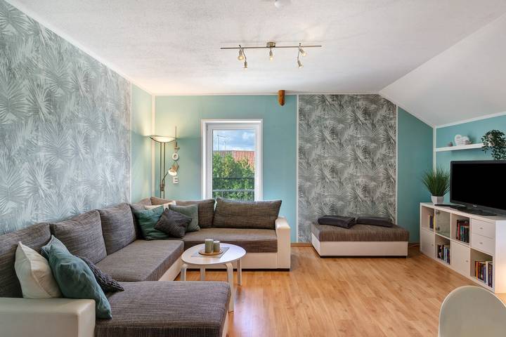 Ganze Wohnung, Ferienwohnung "Fewo 1 - Osterberg" mit Privatterrasse, Gemeinschaftsgarten & WLAN in Landkreis Kassel