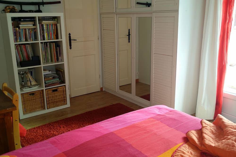 Ruhige Villa mit Pool, gepflegter Garten, in der Nähe des Dorfzentrums in Taradeau, Draguignan Region