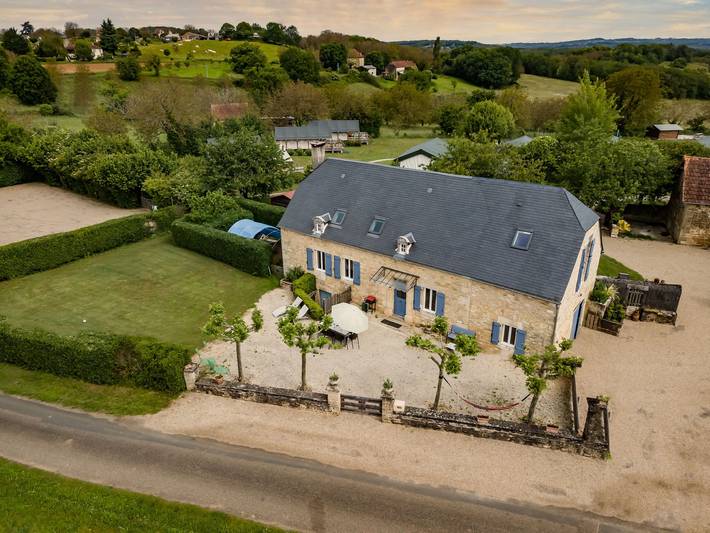 Gîte pour 8 personnes, avec piscine, adapté aux familles à Jayac - 4