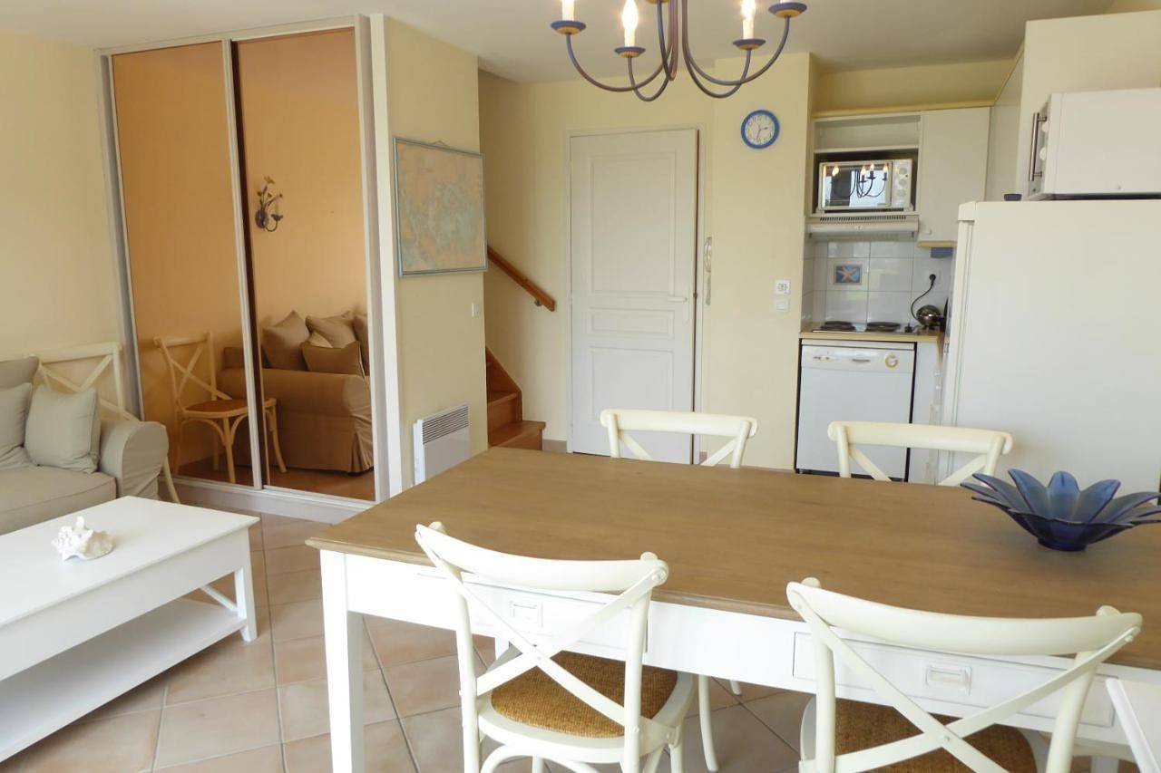 Ref 056 Maison T3 pour quatre personnes avec terrasse vue port Crouesty Arzon in Kerjouanno, Arzon