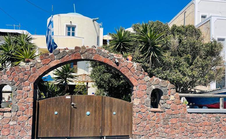 Pension voor 2 personen, met uitzicht en tuin op Santorini