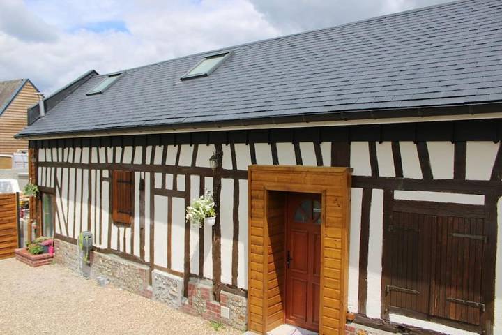 Location de vacances pour 10 personnes, avec vue ainsi que sauna et jardin à Saint-Pierre-de-Cormeilles