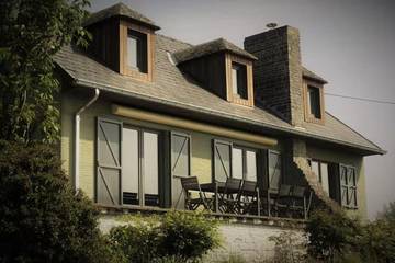 Gîte pour 10 personnes, avec vue et terrasse à Flobecq