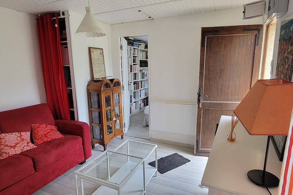 Petite Maison Sous les Arbres in Camps-la-Source, Brignoles region