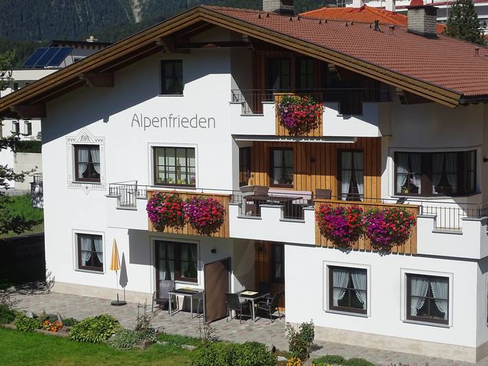 Ferienwohnung für 3 Personen, mit Terrasse und Garten in Nauders