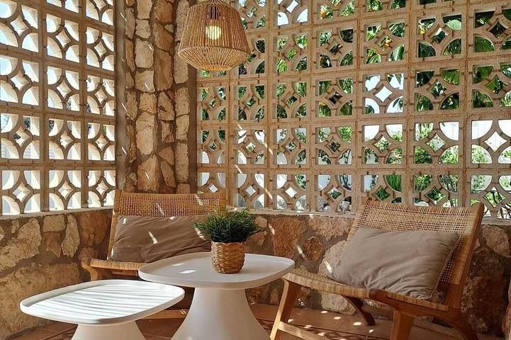 Casa de vacaciones para 4 personas, con balcón además de jardín y piscina - 1
