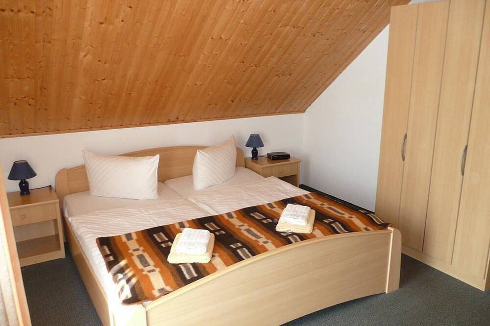 Ganze Wohnung, Ferienwohnung \"Häntzschelstiege\", 1 Schlafraum - Ferienhaus Kaiserkrone in Reinhardtsdorf-Schöna, Elbsandsteingebirge