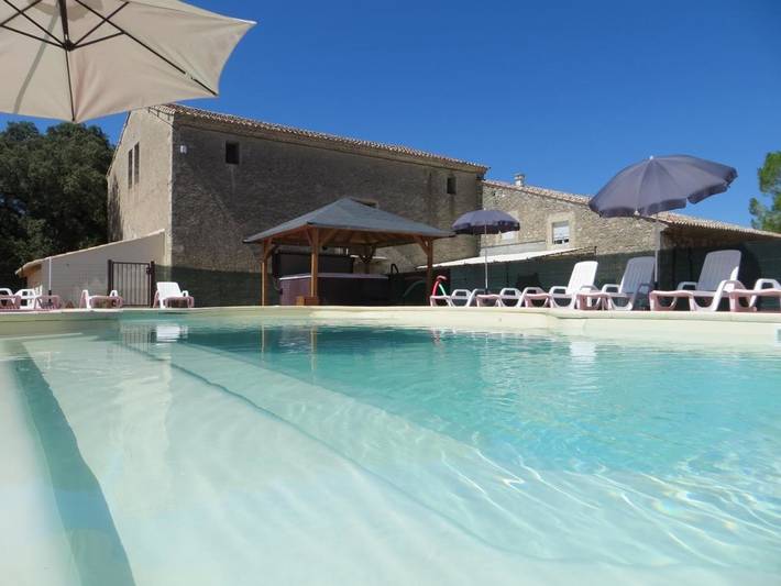 Location de vacances pour 8 personnes, avec jardin ainsi que piscine et sauna à Junas - 2