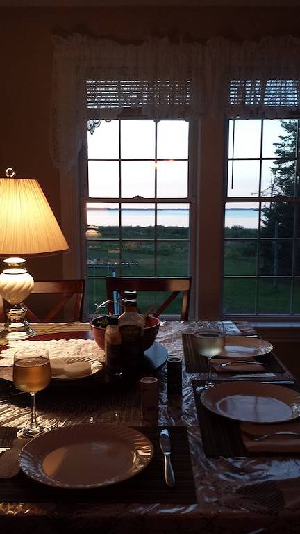 Für Familien oder romantische Kurzurlaube oder einen Rückzugsort erwartet Sie dieser schöne Raum! in Kings County (Kanada)