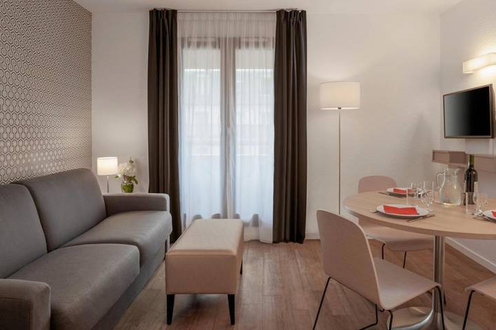 Appart’hôtel pour 2 personnes, avec vue et jardin, animaux acceptés